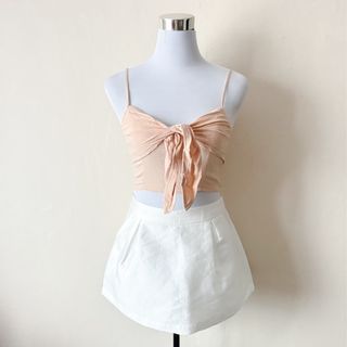 (Category: ) located in . Submitted by rosywardrobe (Listing ID 1455090039, Image 1). Description: .