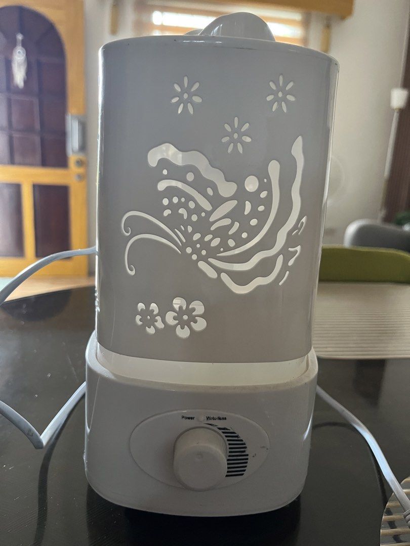Air humidifier (Category: Home Fragrance) located in Rizal. Submitted by shifshop (Listing ID 1454963979, Image 1). Description: .