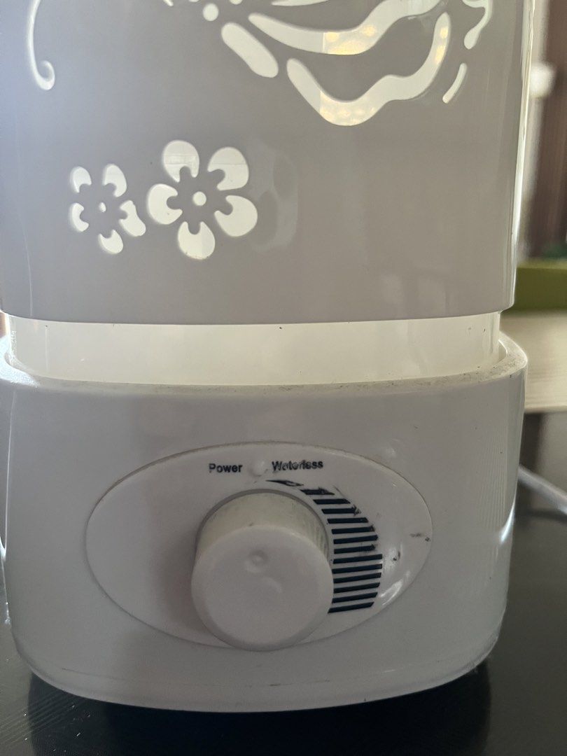 Air humidifier (Category: Home Fragrance) located in Rizal. Submitted by shifshop (Listing ID 1454963979, Image 2). Description: .