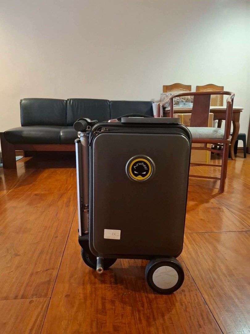 Airwheel SE3S Smart Electric Luggage (Category: Luggage) located in Taguig. Submitted by mommaskye (Listing ID 1454970211, Image 2). Description: Airwheel SE3S Smart Electric Luggage Bought mid 2025 in Alabang Town Center for my senior grandfather RFS: upgrading No more receipt but full inclusions and barely used Willing to test if within Alabang Can send videos of working item for serious buyers Slightly negotiable Airwheel is the world’s first 