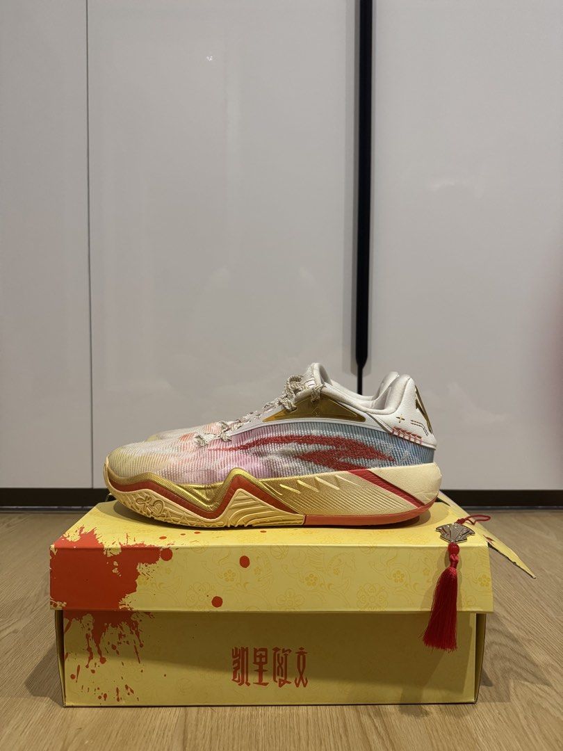 Anta Kai 3 “CNY” US 12.5 (Category: Sneakers) located in Quezon City. Submitted by xiuyi01 (Listing ID 1454460785, Image 2). Description: On hand For Sale Only US 12.5 ₽6,000 (srp ₽8,595) Only used for 4x on wooden court Complete with box and keychain A little damage on the box Location (Quezon City) Meetup or Deliver shouldered by buyer Feel free to message for any inquiries .