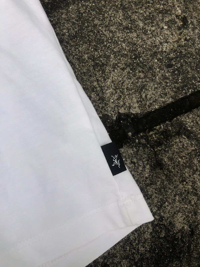 ARC’ TERYX (Category: Activewear) located in Mabalacat. Submitted by makithrift30 (Listing ID 1455048645, Image 3). Description: DIMES: 23x28.5 CONDITION: 9.9/10 COLOR RATE: 9.5/10 ISSUE: NEEDWASH .