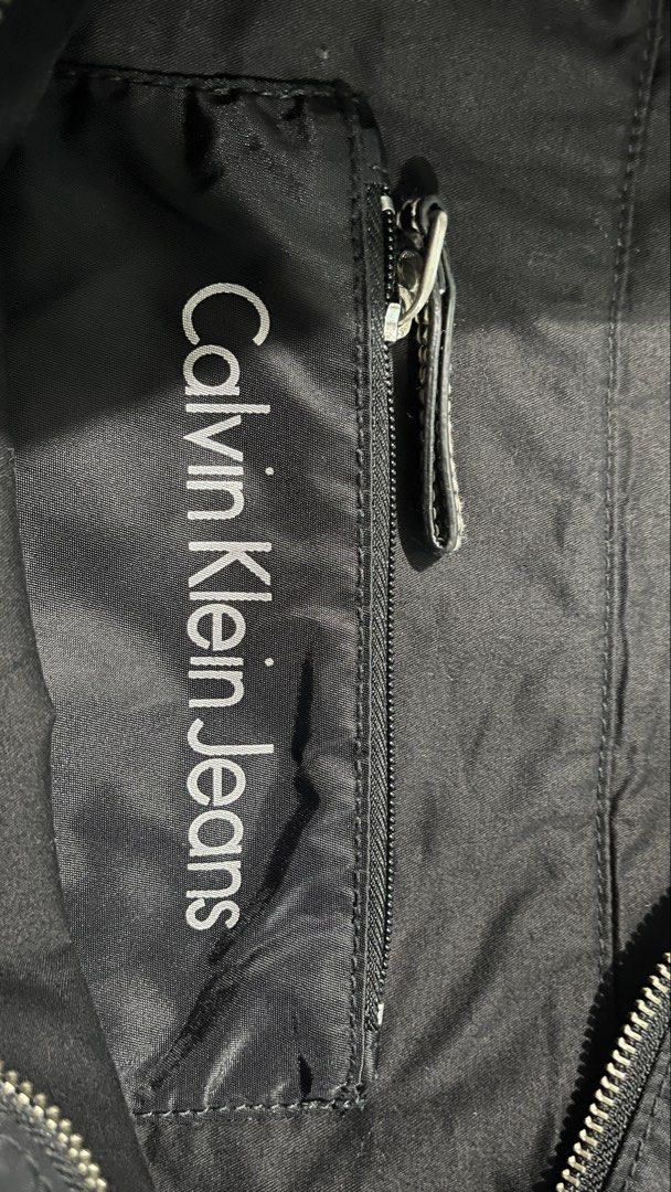 Aunthentic Calvin Klein bag (Category: Luxury Bags & Wallets) located in Cagayan de Oro. Submitted by apbeja (Listing ID 1455137515, Image 3). Description: .