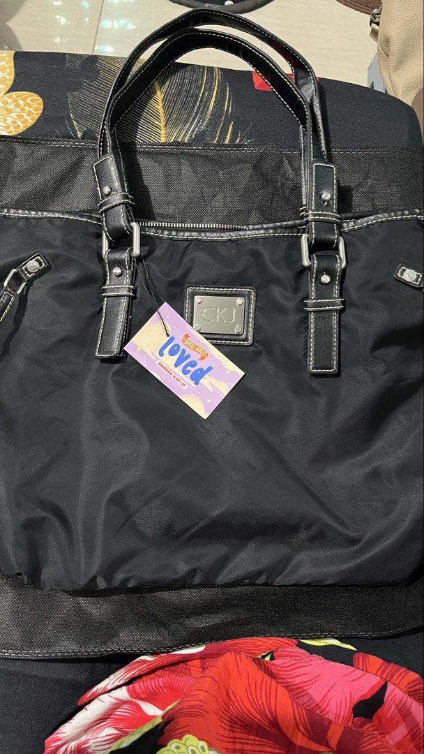Aunthentic Calvin Klein bag (Category: Luxury Bags & Wallets) located in Cagayan de Oro. Submitted by apbeja (Listing ID 1455137515, Image 2). Description: .