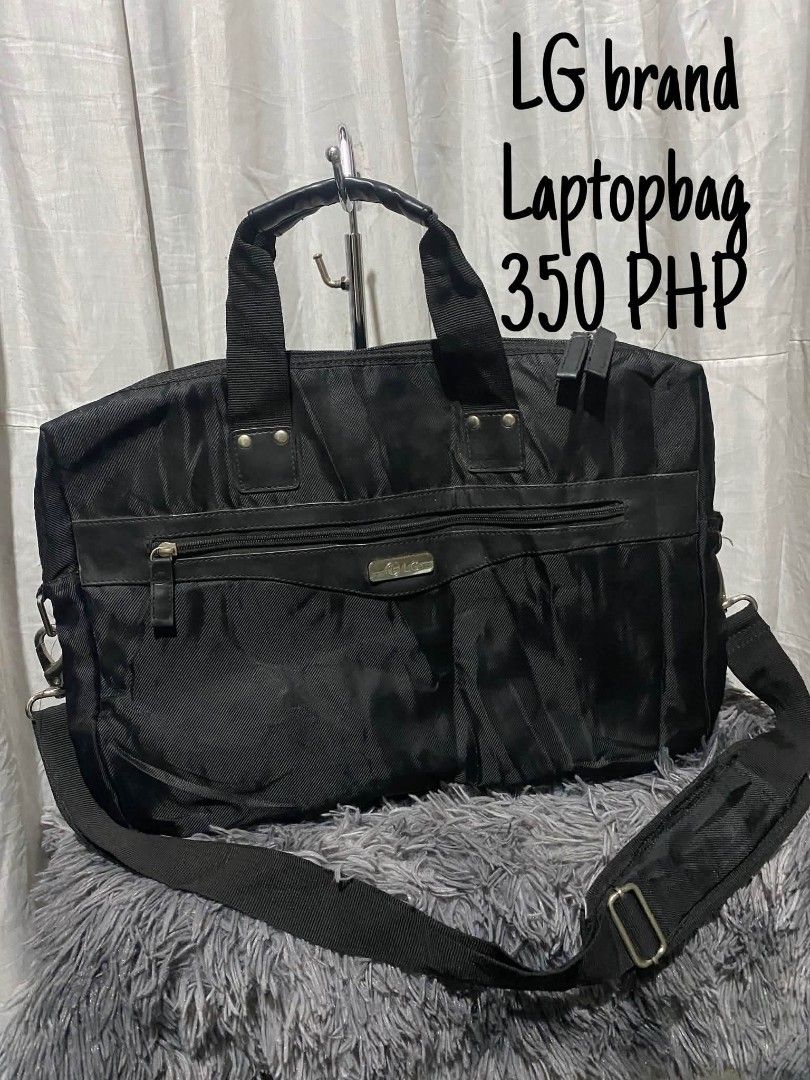Auth. Daks Office/Laptop Bag 15x11 (Category: Laptop Bags & Sleeves) located in Manila. Submitted by hedwig.1999 (Listing ID 1455103183, Image 2). Description: Authentic Daks office or laptop bag. Measures 15x11 inches. Good for work or travel. Plenty of space inside. Has a shoulder strap. Selling for 350 PHP..
