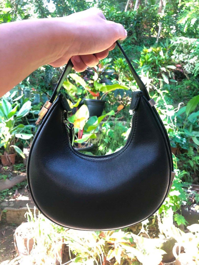 Authentic OSOI mini Toni bag (Category: Luxury Bags & Wallets) located in Manila. Submitted by francines_preloved (Listing ID 1455125950, Image 1). Description: .