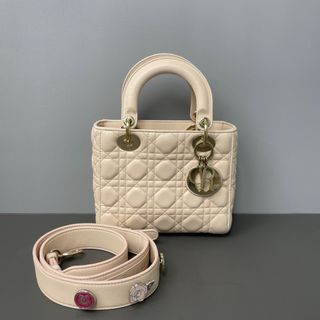 (Category: ) located in . Submitted by collynluxurybag (Listing ID 1455083430, Image 1). Description: .