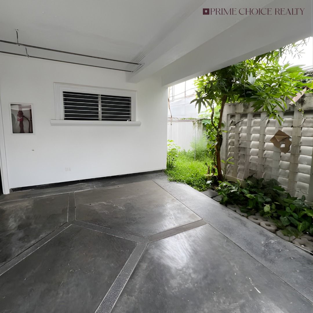 Ayala Woodside Homes, Quezon City (Category: Townhouse) located in Quezon City. Submitted by primechoicerealtyinc (Listing ID 1455023711, Image 2). Description: FOR SALE Townhouse with 2-Car Garage | Needs Renovation | Price Reduced 📍 Ayala Woodside Homes, Quezon City Property Details: • Floor Area: 133 sqm • Townhouse • 2 Bedrooms • 2-Car Garage • Needs renovation — ideal for buyers looking to customize and renovate according to their preferenc