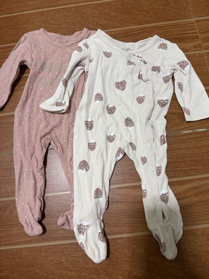 Baby Sleepsuits (Category: Babies & Kids Fashion) located in San Fernando. Submitted by epreloveditems (Listing ID 1455110763, Image 1). Description: - Set of 2 baby sleepsuits - Size: 3 months - Designs: Pink with white polka dots, Cream with strawberry print - Features: Long sleeves, footies, easy snap button closure - Ideal for: Everyday wear, sleep time.