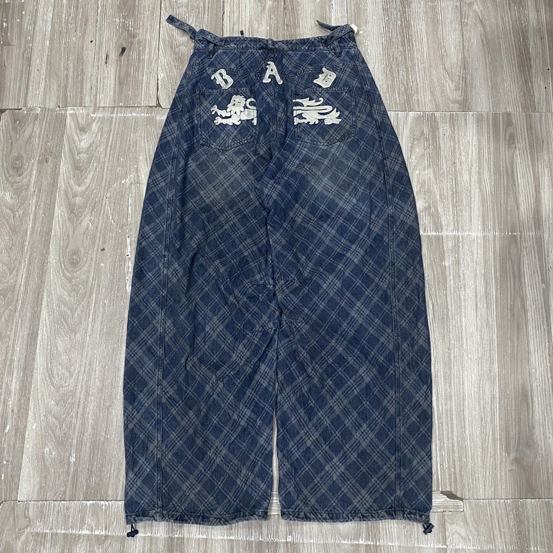 Bad Blood Blue Plaid Barrel Jeans (Category: Jeans) located in Batad. Submitted by .dresshttps (Listing ID 1454985484, Image 2). Description: Waist: 32 Length: 45 Like new No flaws.