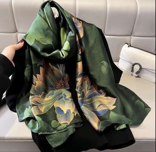 (Category: ) located in . Submitted by closetsquad (Listing ID 1454962440, Image 1). Description: .