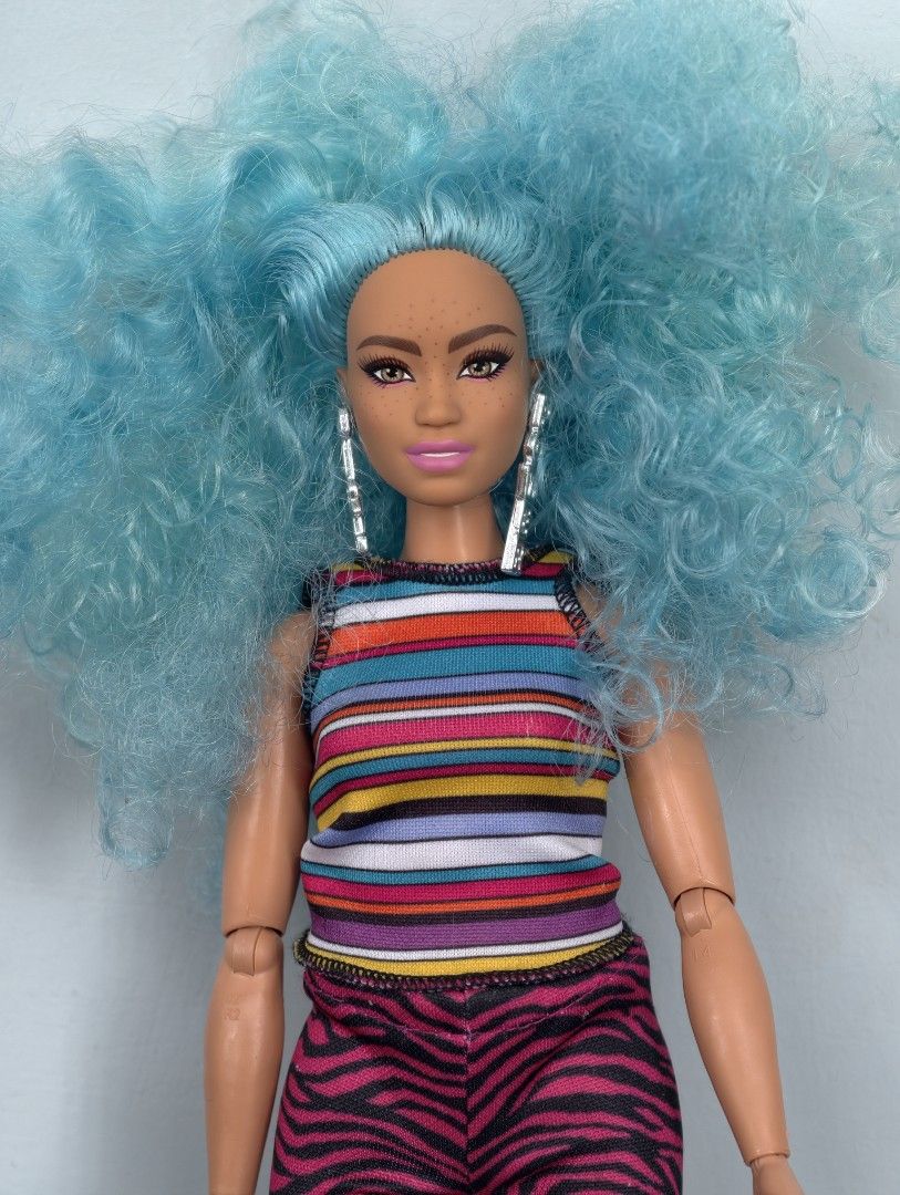 Barbie Extra doll No. 4 (Category: Kids Toys) located in Cabadbaran. Submitted by barbielee14 (Listing ID 1455079038, Image 2). Description: sold as is good condition.