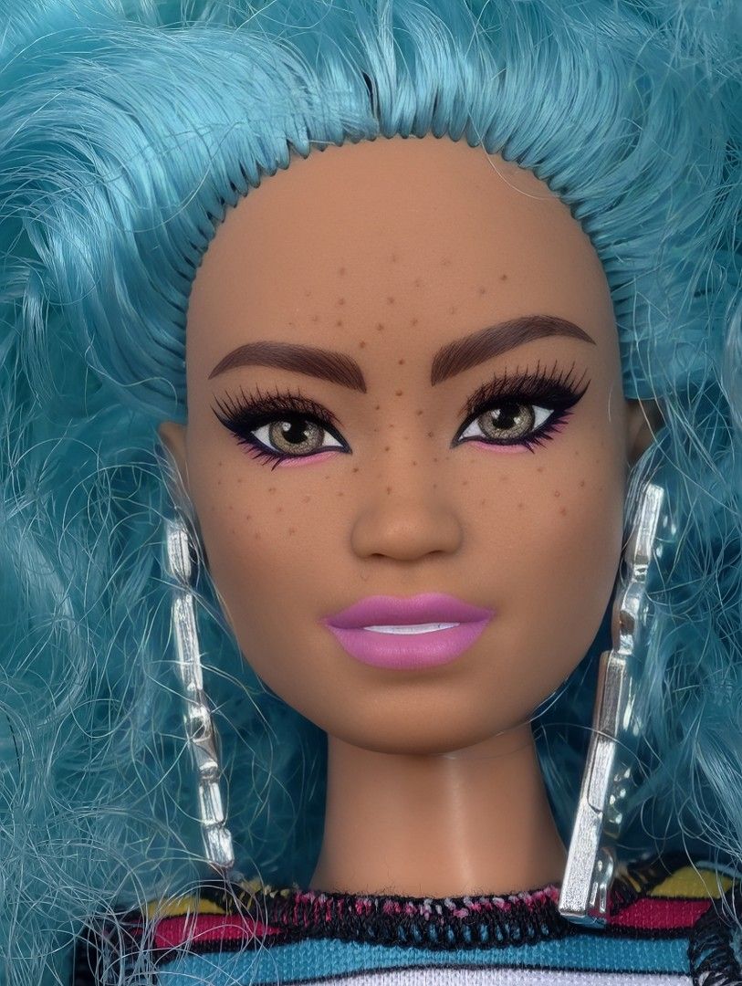 Barbie Extra doll No. 4 (Category: Kids Toys) located in Cabadbaran. Submitted by barbielee14 (Listing ID 1455079038, Image 3). Description: sold as is good condition.