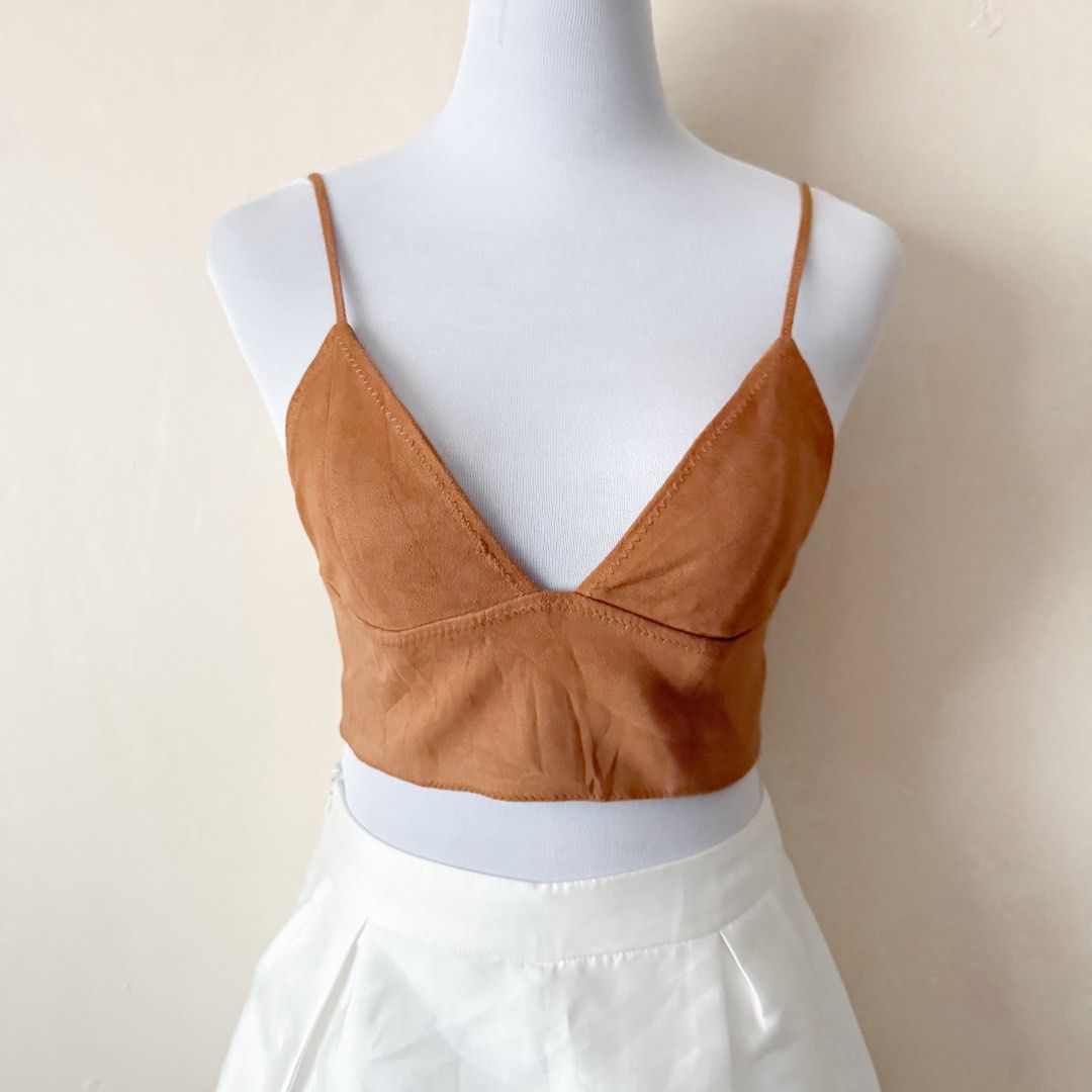 Bardot Faux Suede Bustier Crop Top (Category: Others Tops) located in Antipolo. Submitted by rosywardrobe (Listing ID 1455099666, Image 3). Description: 🎀 MAKE READING A HABIT 🎀 • No order form, no reservation! • Strictly 1 day reservation • Payment first before order processing • No return, No exchange • Don’t make an offer if you’re not 100% sure • No shipping every weekends — PAYMENT CHANNELS — • GCash • Gotyme • Maya • BDO • BPI • Unionbank