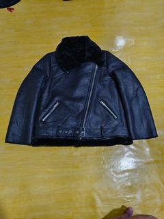 (Category: ) located in . Submitted by thrifteditem (Listing ID 1455051036, Image 1). Description: .