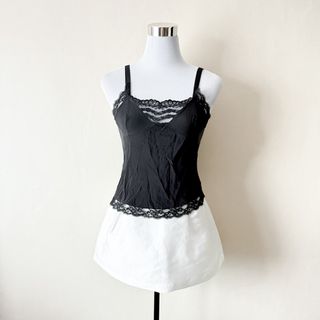 (Category: ) located in . Submitted by rosywardrobe (Listing ID 1454968253, Image 1). Description: .
