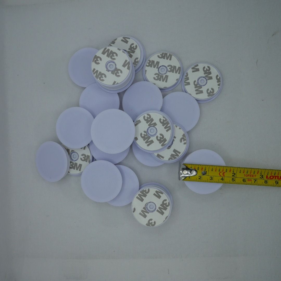 Blank White Phone Grip Stand | Customizable | PopSocket Style, 3M double adhesive , 20 pcs. (Category: Mounts & Holders) located in Valenzuela. Submitted by cletini (Listing ID 1455103382, Image 3). Description: Brand new blank white phone grip stands. LOT PRICE. EVERYTHING FOR 250 ONLY Perfect for: • 🖨️ UV printing • 🎨 Vinyl decals • 🏷️ Business branding • 🎁 Personalized giveaways • 💍 Souvenirs and gifts • 📱 Custom phone accessories • 🛍️ 