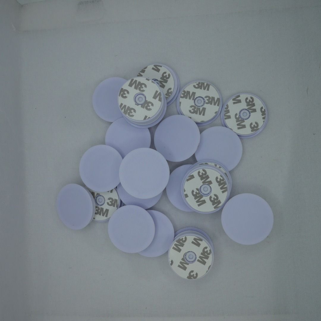 Blank White Phone Grip Stand | Customizable | PopSocket Style, 3M double adhesive , 20 pcs. (Category: Mounts & Holders) located in Valenzuela. Submitted by cletini (Listing ID 1455103382, Image 2). Description: Brand new blank white phone grip stands. LOT PRICE. EVERYTHING FOR 250 ONLY Perfect for: • 🖨️ UV printing • 🎨 Vinyl decals • 🏷️ Business branding • 🎁 Personalized giveaways • 💍 Souvenirs and gifts • 📱 Custom phone accessories • 🛍️ 