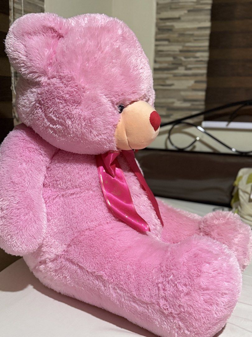 Blue Magic Stringbean, Jr. Xl Pink Bear (Category: Plushies & Soft Toys) located in Rizal. Submitted by mdmlby (Listing ID 1455038501, Image 2). Description: - for kids and adult - XL blue magic pink bear - free chicken plush toy.