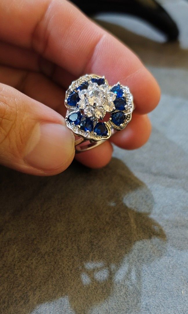 Blue Sea flowers ring (Category: Rings) located in La Trinidad. Submitted by marksols (Listing ID 1455103234, Image 2). Description: .