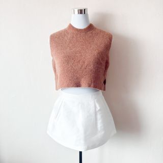 (Category: ) located in . Submitted by rosywardrobe (Listing ID 1455103121, Image 1). Description: .