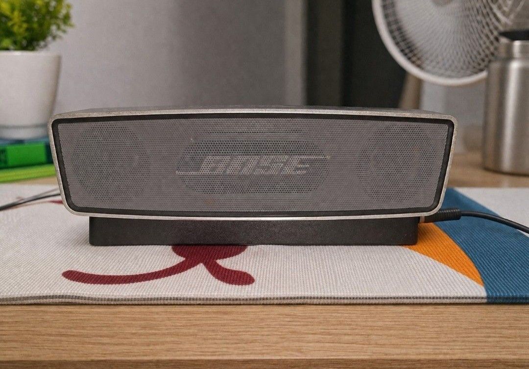 BOSE SOUNDLINK MINI IN VERY GOOD CONDITION (Category: Soundbars, Speakers & Amplifiers) located in Manila. Submitted by brightearth_c63d6c (Listing ID 1454992881, Image 1). Description: SLIGHTLY USED US BOUGHT WITH CHARGER INCLUDED YOU CAN ASK FOR A SAMPLE VIDEO FOR SURE BUYER ONLY PLEASE.