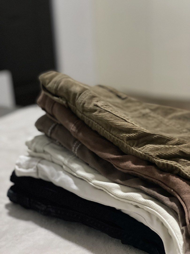 Branded Bottoms TAKE ALL 12 pcs (Category: Other Bottoms) located in Bulacan. Submitted by ynarandom (Listing ID 1455015756, Image 1). Description: BRANDED BOTTOMS 12pcs TAKE ALL Euro 32 (25-26 waistline) Euro 34 (26-27 wasitline) 📍SJDM, Bulacan Feel free to dm me po! 😊 rfs: declutter, no issues.