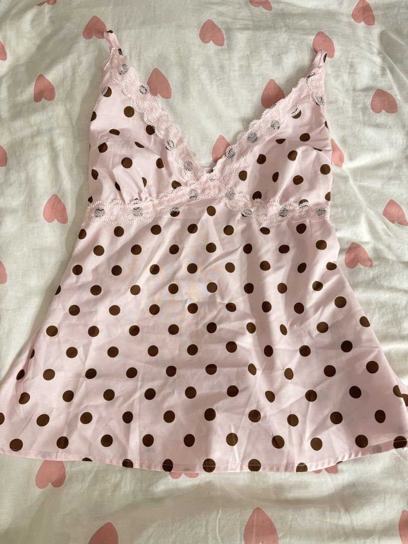 Brown Polka Dot Top (Category: Others Tops) located in Manila. Submitted by sg.prelovedclothesnstuffs (Listing ID 1454961627, Image 1). Description: .
