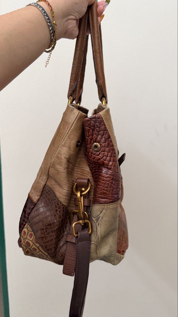 BUNDLE PRADA (Category: Bags & Wallets) located in Kuala Lumpur. Submitted by grumpyprincess (Listing ID 1455053640, Image 3). Description: .