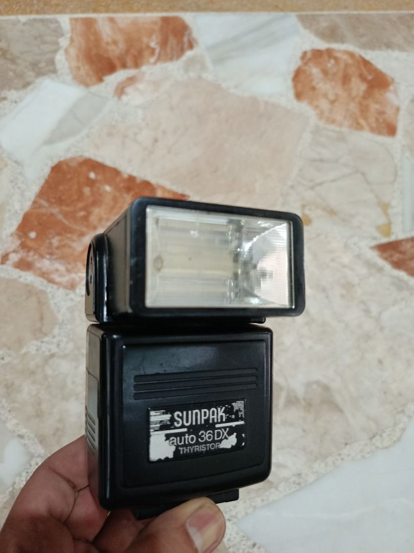 Camera Flash, Sunpak, Olympus, Nikon for Sale (Category: Cameras) located in Tanay. Submitted by miabernardine (Listing ID 1455074614, Image 3). Description: Camera Flash for Sale. Needs double A rechargeable battery for testing. All goods. .
