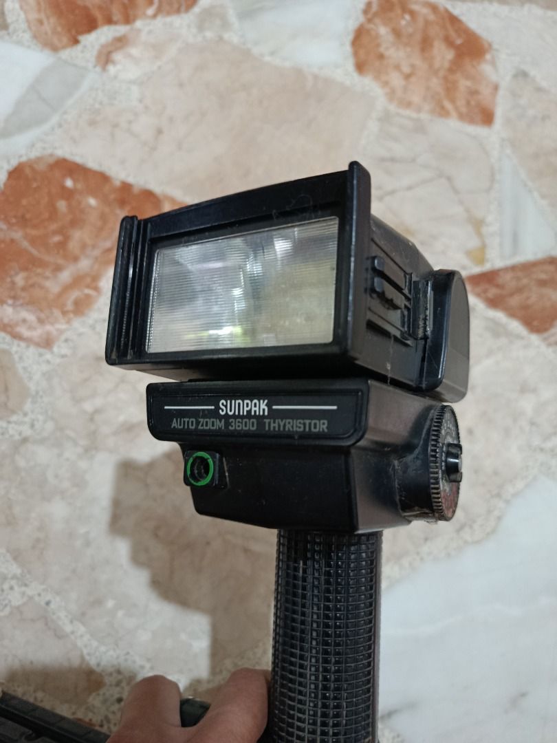 Camera Flash, Sunpak, Olympus, Nikon for Sale (Category: Cameras) located in Tanay. Submitted by miabernardine (Listing ID 1455074614, Image 2). Description: Camera Flash for Sale. Needs double A rechargeable battery for testing. All goods. .
