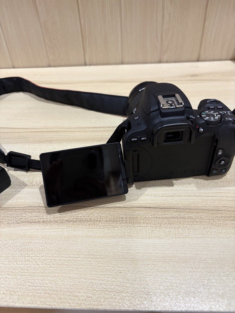 Canon EOS 200D DSLR Camera (Category: Cameras) located in Batangas. Submitted by bentley.rey (Listing ID 1455111311, Image 3). Description: Canon EOS 200D DSLR Camera Bought 2019 in Australia Condition 9.5/10 Barely used No problems Includes original charger and original battery RFS: wanna upgrade.