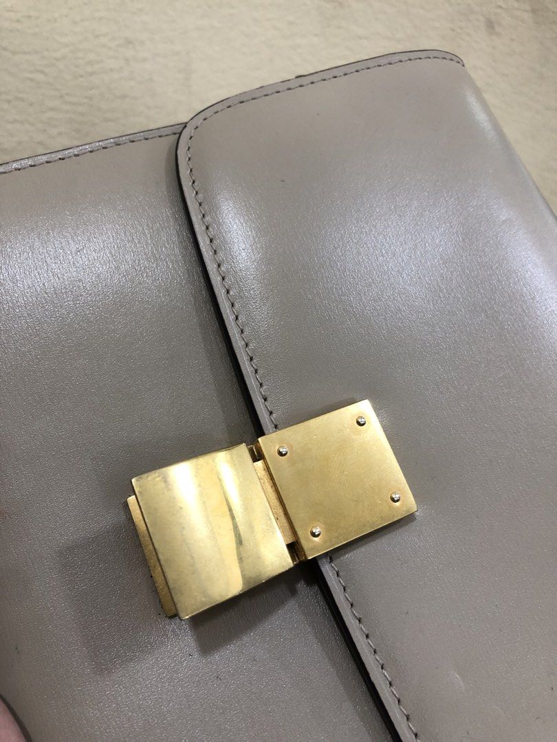 CELINE SLING BAG (Category: Luxury Bags & Wallets) located in Manila. Submitted by beyondessence (Listing ID 1455054981, Image 3). Description: Celine Medium Classic Box Shoulder Bag features a structured silhouette and a polished gold-tone metal push-lock clasp. Authentic LEGIT 100% Excellent Condition / Rank - A J&T Express Courier .