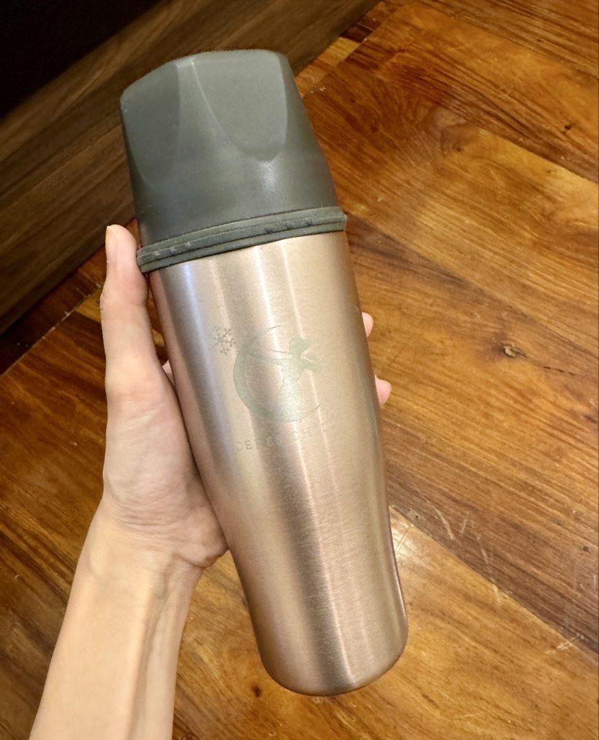 Ceres Chill Rose Gold (Category: Water Bottles & Tumblers) located in Mandaluyong City. Submitted by luvieestbelle (Listing ID 1454971370, Image 1). Description: .