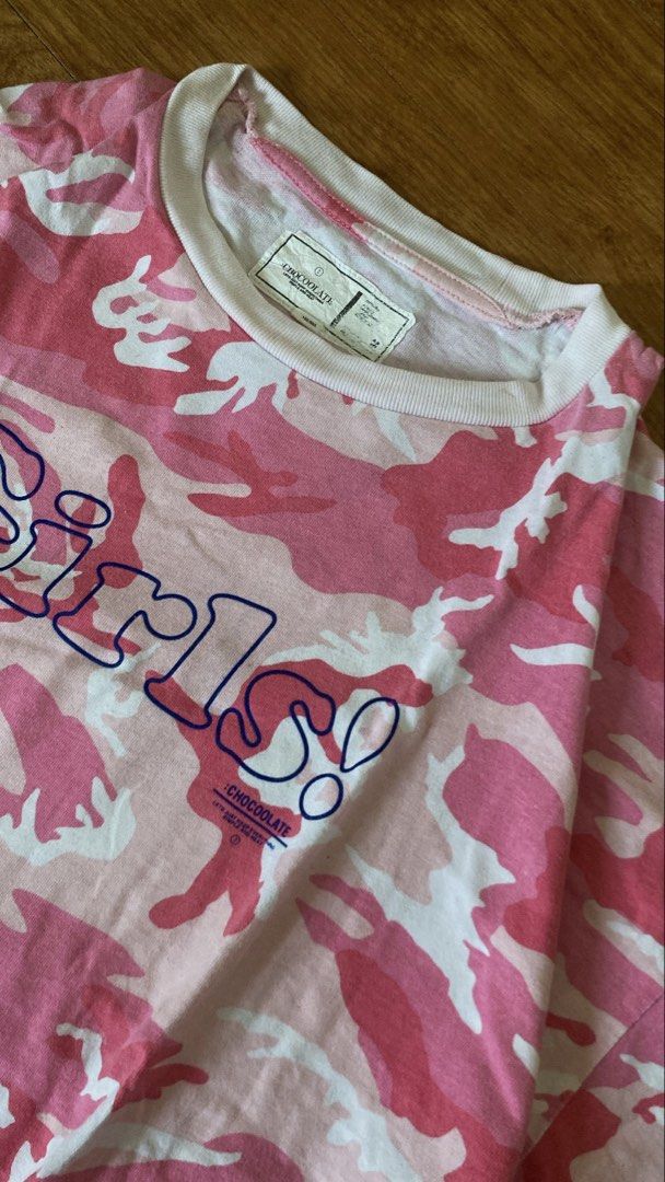 Chocoolate Pink Camouflage Boxy Shirt (Category: Tshirts & Polo Shirts ) located in Calamba. Submitted by absentmindeadz (Listing ID 1455039673, Image 3). Description: Chocoolate Pink Camouflage Boxy Shirt Good Condition 9/10 Color rate Dimes: 22 x 23 width P199 Good Condition 9/10 Color rate Dimes: 22 x 23 width P199 .