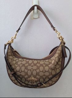 (Category: ) located in . Submitted by vintagebox (Listing ID 1454996119, Image 1). Description: .