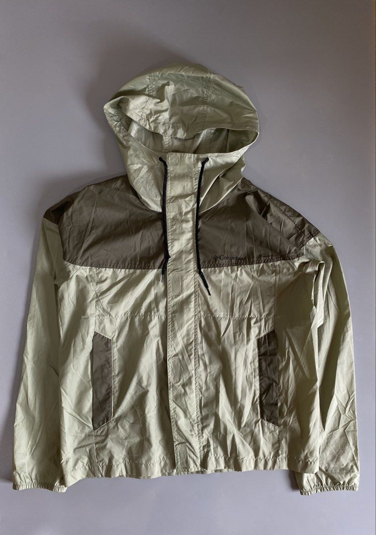 Columbia Outdoor Rain Jacket Waterproof (Category: Coats, Jackets and Outerwear) located in Alaminos. Submitted by shanlhipyv58773 (Listing ID 1454963708, Image 1). Description: Columbia Outdoor Jacket Waterproof Dimes: 21.5x25.