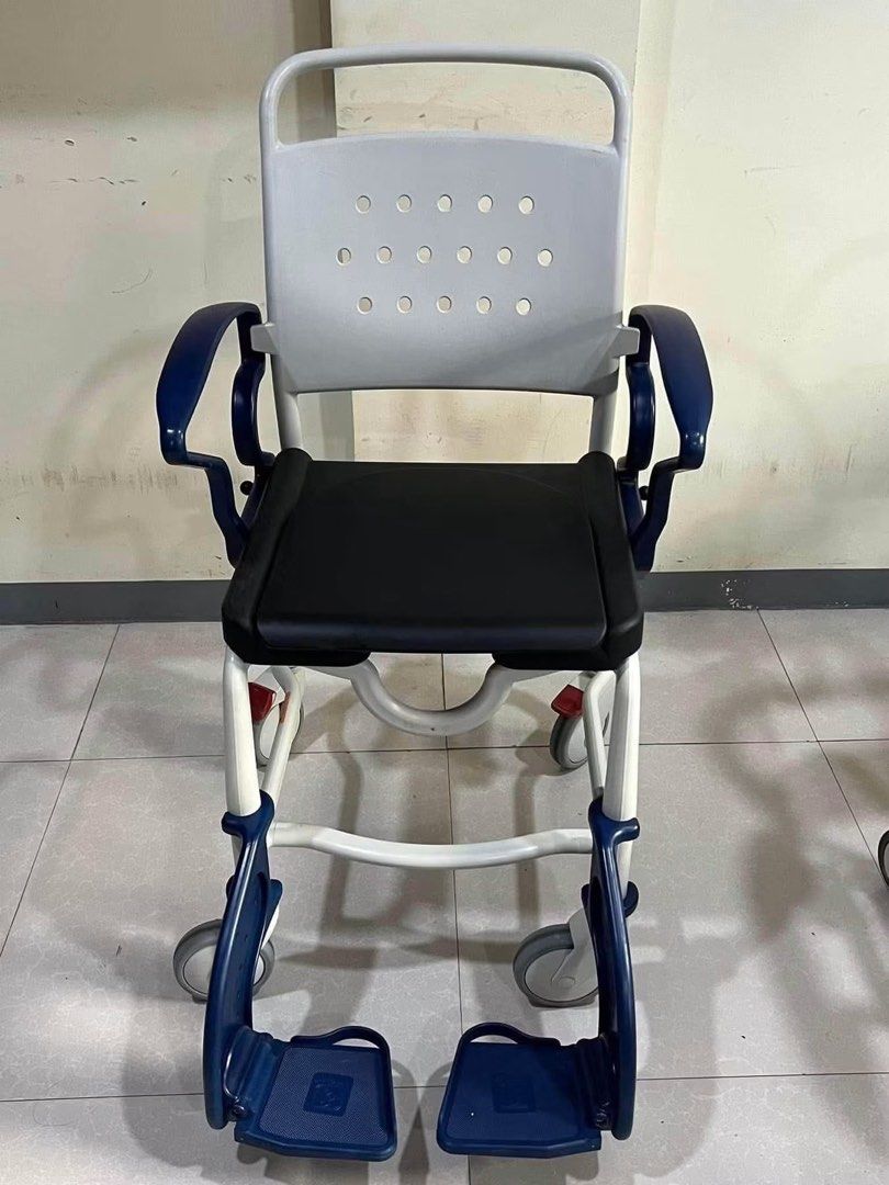 Commode chair & shower chair (Category: Medical Supplies & Tools) located in Cainta. Submitted by johnloyd.278 (Listing ID 1454964169, Image 2). Description: Made in Germany 🇩🇪 Imported Good as new were selling second hand items from Philippines its good as brand new and Not cheap quality We have many stocks Call me or chat po 095******22.