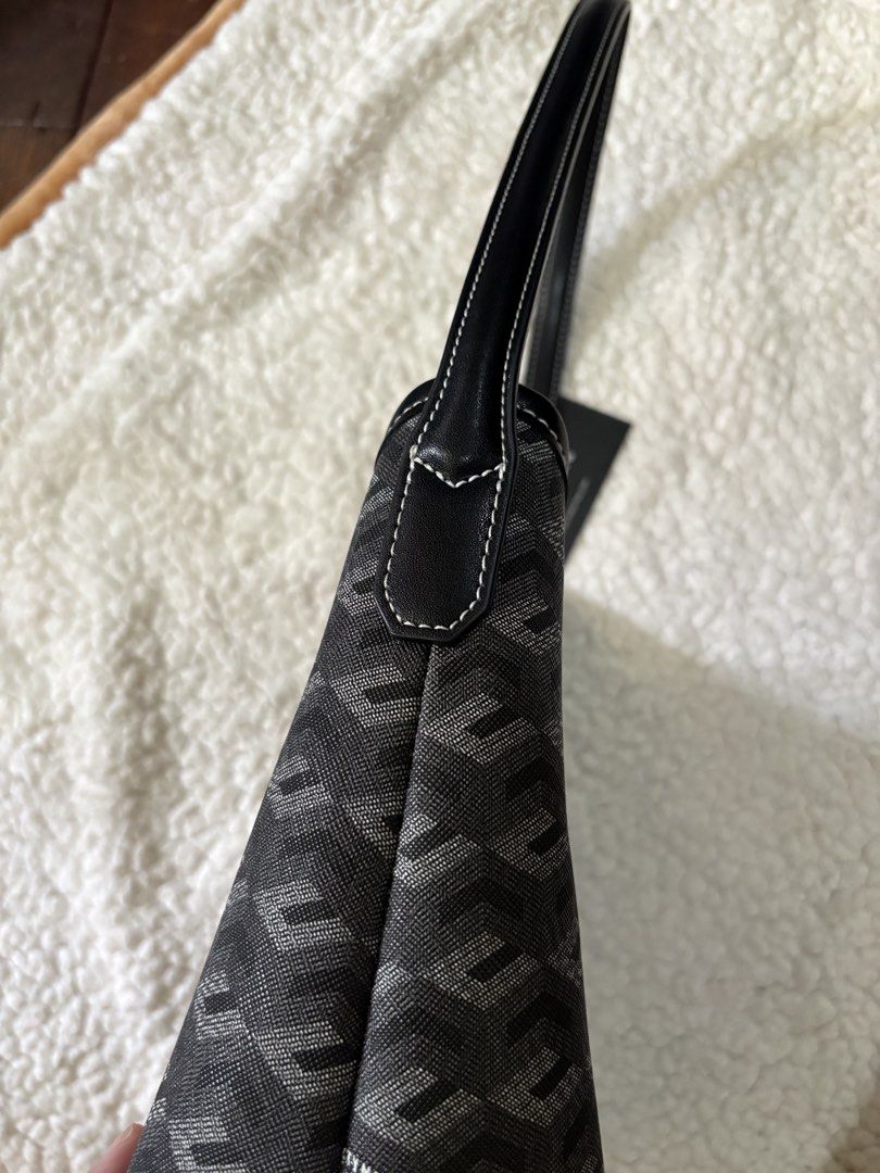 Cristy Ng - Alesso Mini Hobo Bag (Category: Tote Bags) located in Manila. Submitted by bygliclo (Listing ID 1455016055, Image 3). Description: - Mini Hobo Bag - Black - Magnetic Button Closure - 8.5” (L) x 9” (H) x 4” (W) 📍Malate, Manila 🛵 J&T or Lalamove.