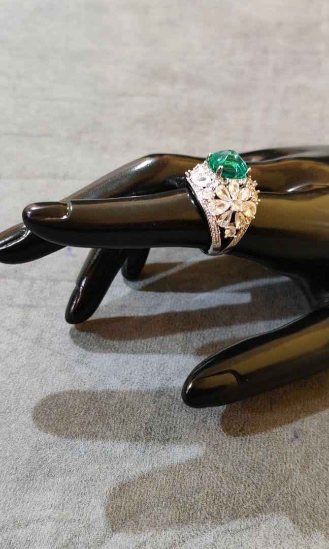 cubic zirconia stone ring (Category: Rings) located in La Trinidad. Submitted by marksols (Listing ID 1455100534, Image 1). Description: .