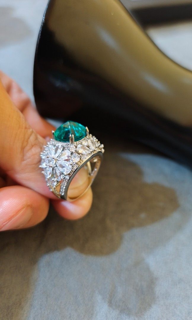 cubic zirconia stone ring (Category: Rings) located in La Trinidad. Submitted by marksols (Listing ID 1455100534, Image 3). Description: .
