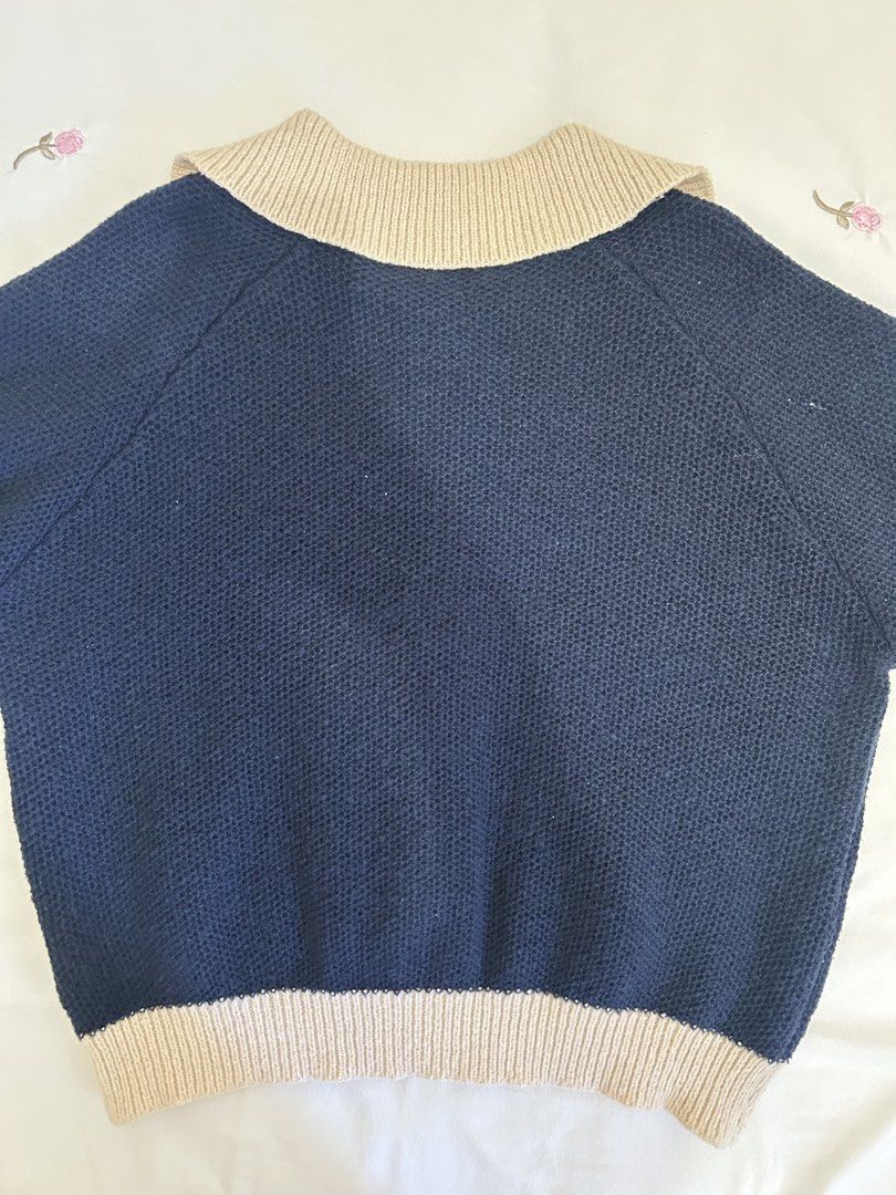 Double Zip Cardigan (Category: Longsleeves) located in Manila. Submitted by summerdeclutters (Listing ID 1455115496, Image 3). Description: 🪷 Size: M 🪷 In great condition 🪷 Soft & comfortable material 🪷 Easy to style & perfect for layering 🪷 Open for negotiations! 💌.