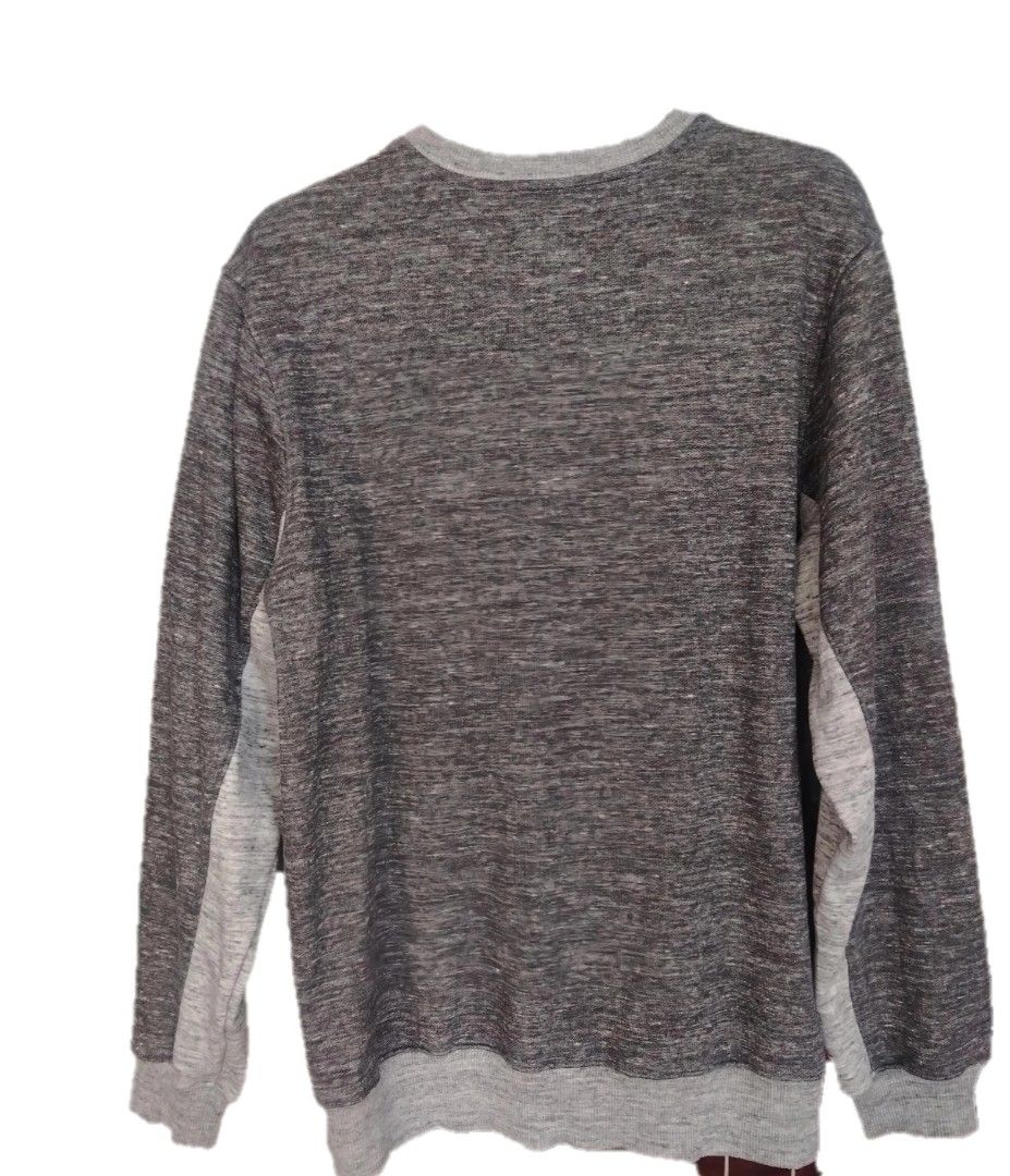 Edwin Grey Marled Crewneck Sweatshirt Size L (Category: Coats, Jackets and Outerwear) located in Davao. Submitted by enchanted08 (Listing ID 1454959139, Image 2). Description: - Edwin grey marled sweatshirt - Contrasting lighter grey band across the chest with Edwin logo - Long sleeves with ribbed cuffs and hem - Comfortable and casual design - Perfect for everyday wear.