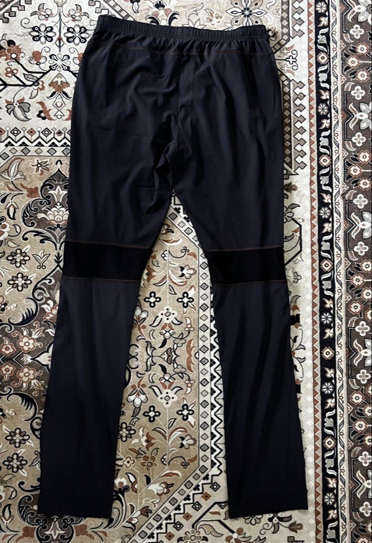 Eider Pants (Category: Trousers) located in Slim River. Submitted by haniHani00 (Listing ID 1454984635, Image 2). Description: .