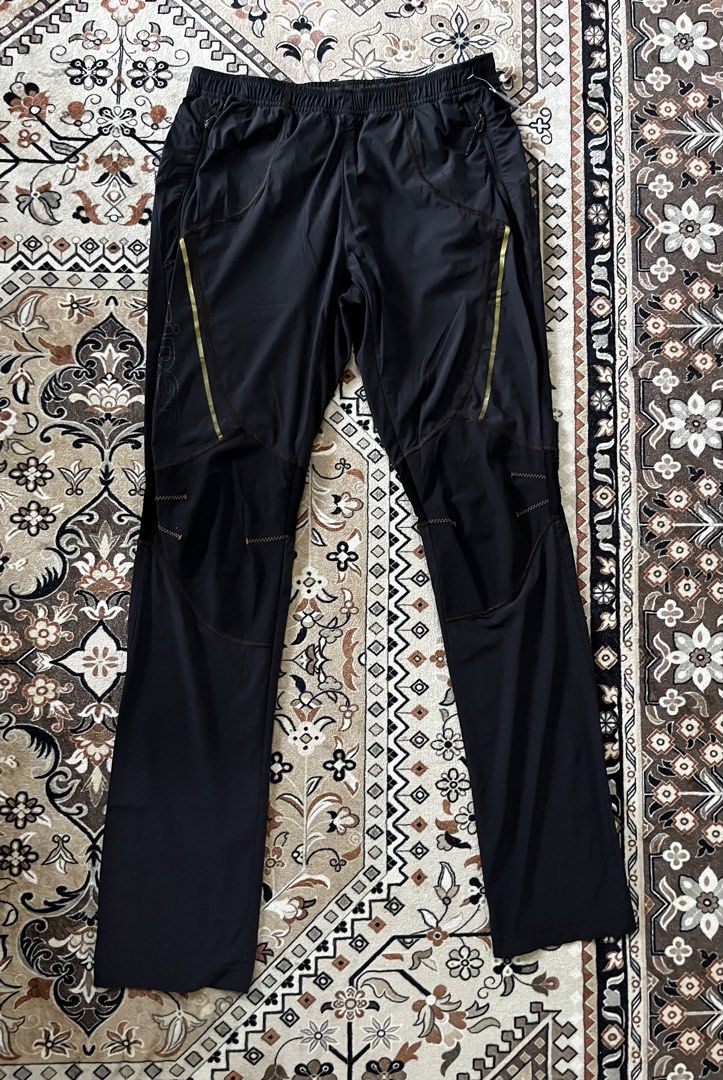 Eider Pants (Category: Trousers) located in Slim River. Submitted by haniHani00 (Listing ID 1454984635, Image 1). Description: .