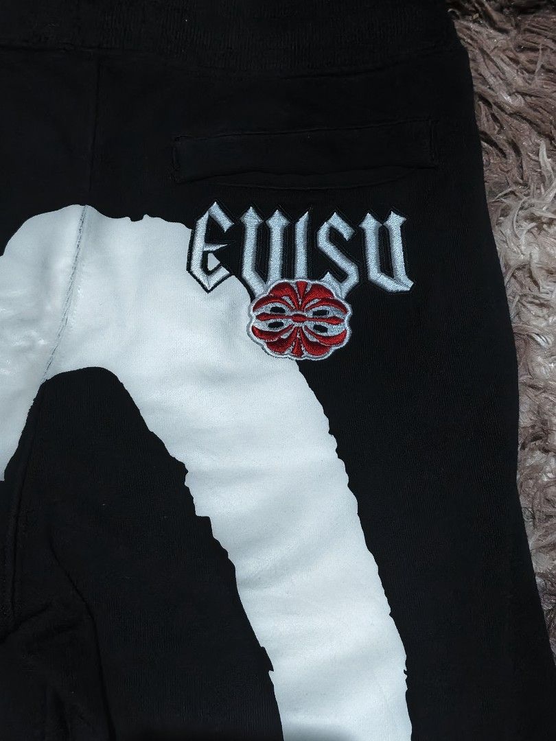Evisu Pants (Category: Joggers) located in Malaybalay. Submitted by thriftscore1803 (Listing ID 1455125993, Image 2). Description: RUSH‼️₱400+sf Dimes: 30x37 No issue mga ma'am&sir also no pinholes po. honest condition lng color rate 9.5/10.