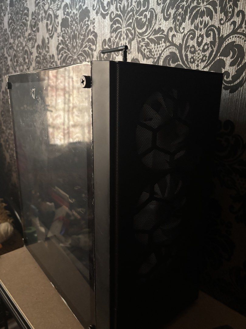 Gaming PC (Category: Desktops) located in Gombak. Submitted by cysvold (Listing ID 1455068421, Image 2). Description: - Custom-built desktop PC - Intel i7 6700 - GTX 1650 - 16gb ddr4 ram - Case with tempered glass side panel - Includes cooling fans - Ideal for gaming and general use - Ready for a new owner * no storage included (ssd/hdd) * no windows downloaded, raw pc.