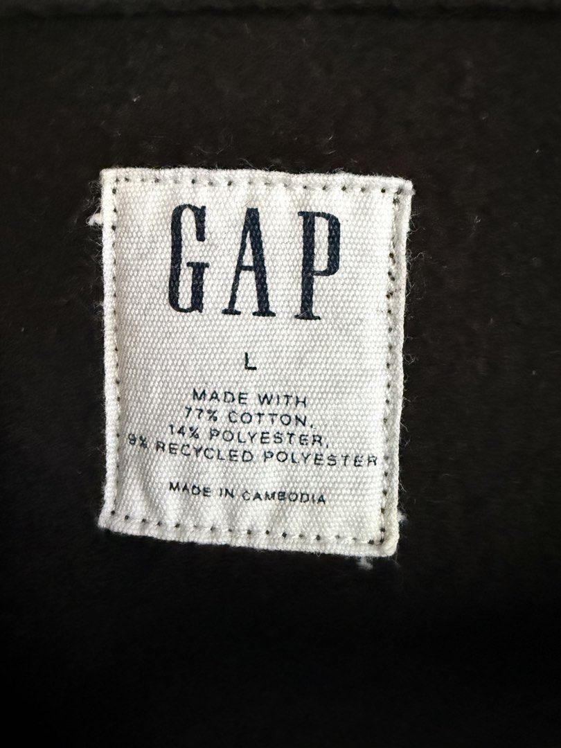 GAP Black Zip-Up Hoodie Size (Category: Hoodies) located in Koronadal. Submitted by d.moonlight (Listing ID 1455037560, Image 3). Description: - Classic black GAP zip-up hoodie Condition - 9.8/10 | Size -22/27 Large on tag Like new! Issue - None.