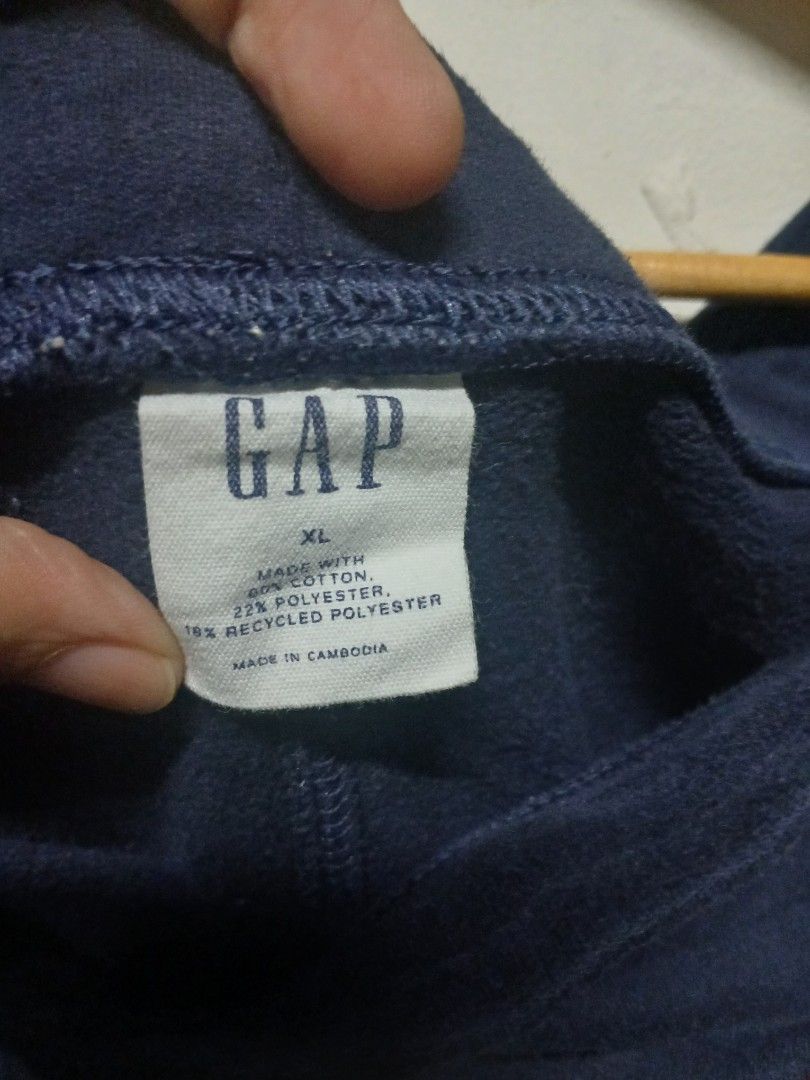 GAP SHORT (Category: Shorts) located in Cebu City. Submitted by perfectzero (Listing ID 1455093068, Image 3). Description: size on tag XL.