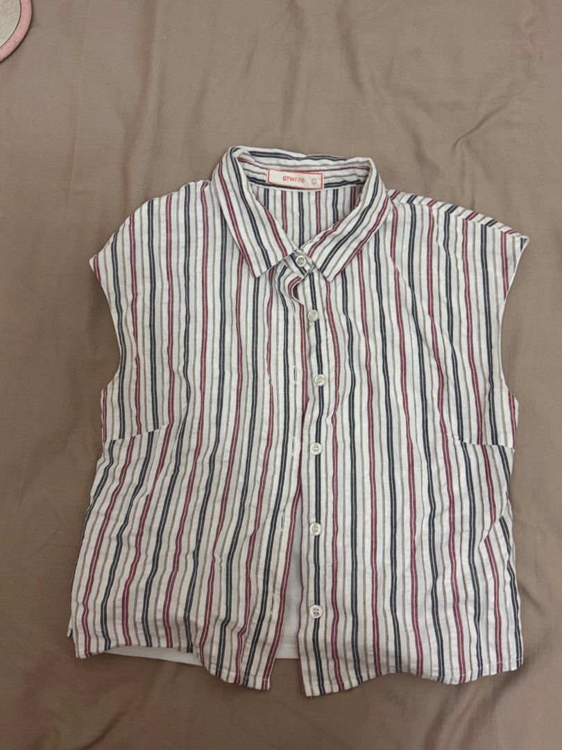 GTWFAB sleeveless vertical stripe collared vest/blouse (Category: Sleeveless) located in Manila. Submitted by rianbfr (Listing ID 1455081889, Image 2). Description: i have used this and has been with me for a long time. the wear is noticeable but it is still sturdy. It is also double lining on the inside.